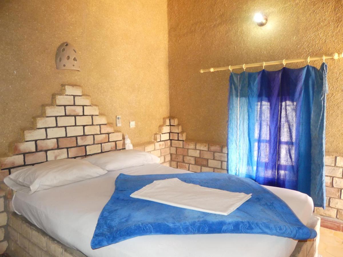 Les Pyramides Hotel Merzouga Esterno foto