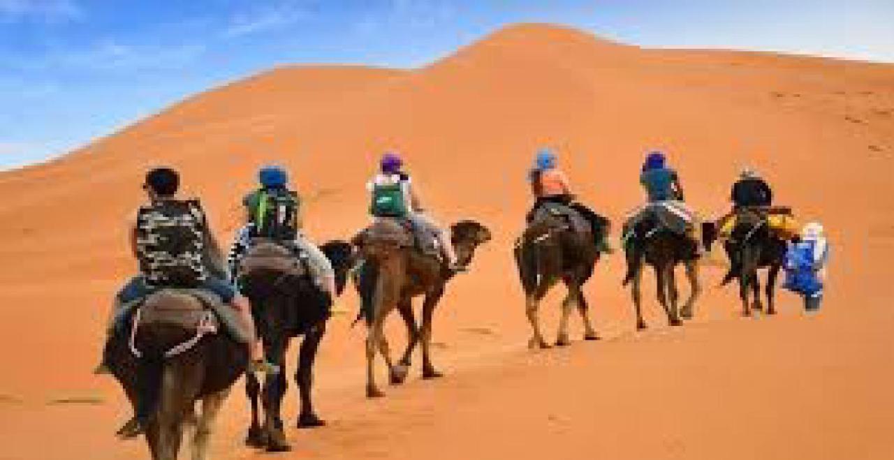 Les Pyramides Hotel Merzouga Esterno foto
