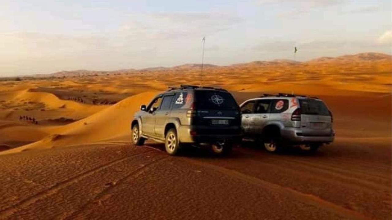 Les Pyramides Hotel Merzouga Esterno foto